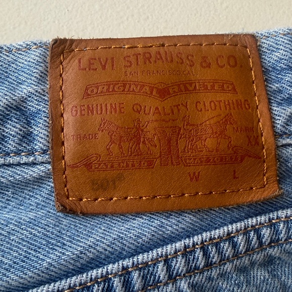 Women’s Levi’s 501 - Picture 9 of 11